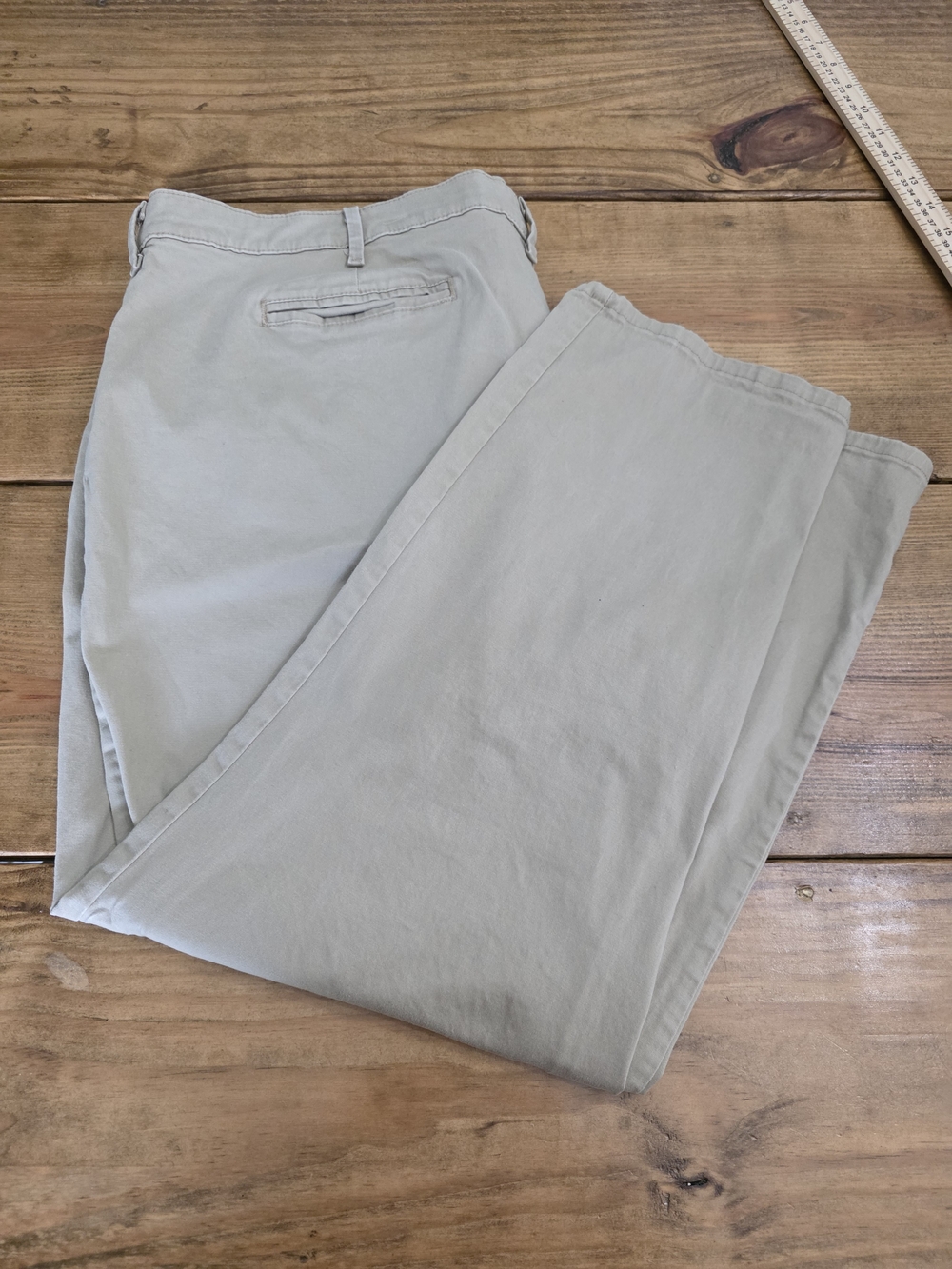 Lee Women's Cropped Chino Pants - Light Sage